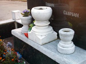 вазы на могилу