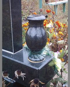 вазы на могилу